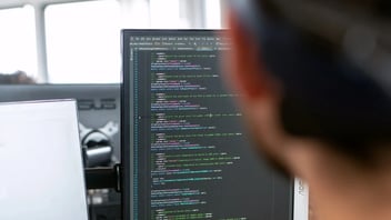 RevStar Consulting | The 5 Most Essential Aspects Of Developing Cloud-Native Software In AWS | Blog Title