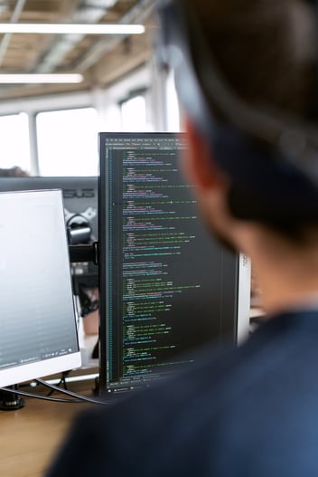 RevStar Consulting | The 5 Most Essential Aspects Of Developing Cloud-Native Software In AWS | Blog Title