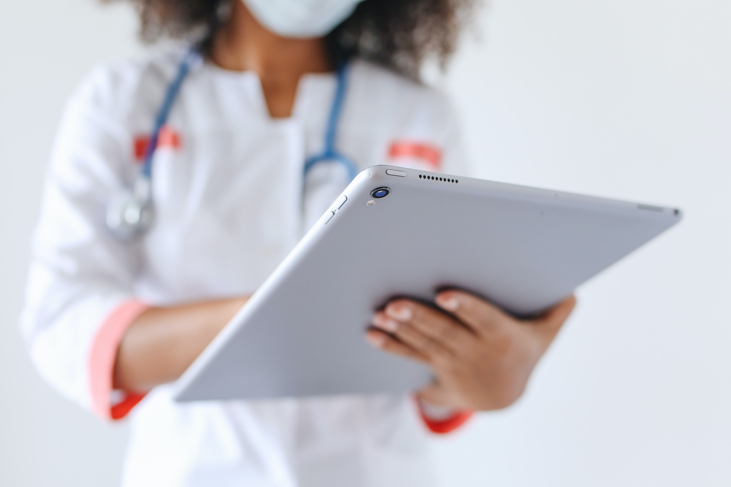RevStar Consulting | 3 Tips to Negotiate the Best Price for Healthcare Software | Blog Title